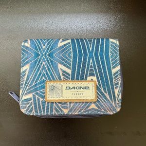 Dakine wallet